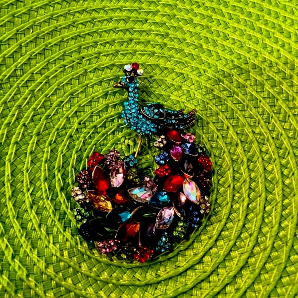 & Colorful large peacock brooch multicolored crystals excellent condition